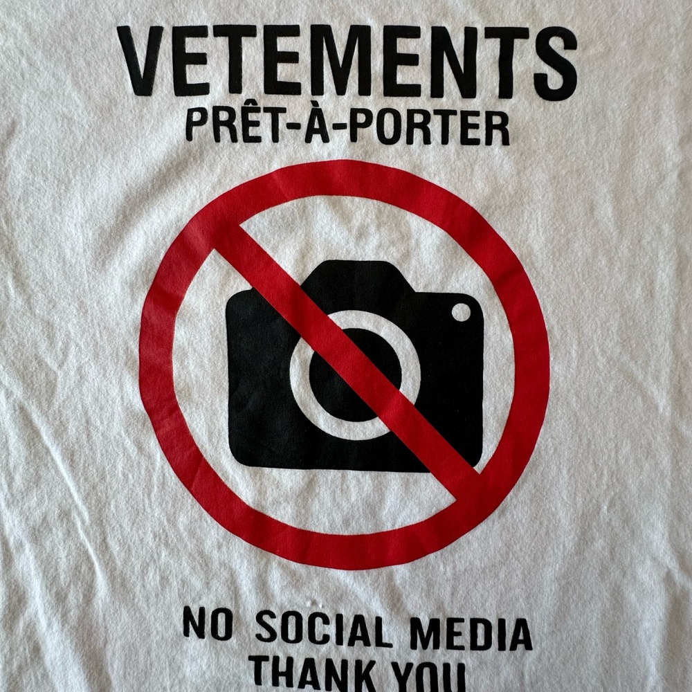 Vetements “Antisocial” graphic tee - Large - Picture 7 of 7